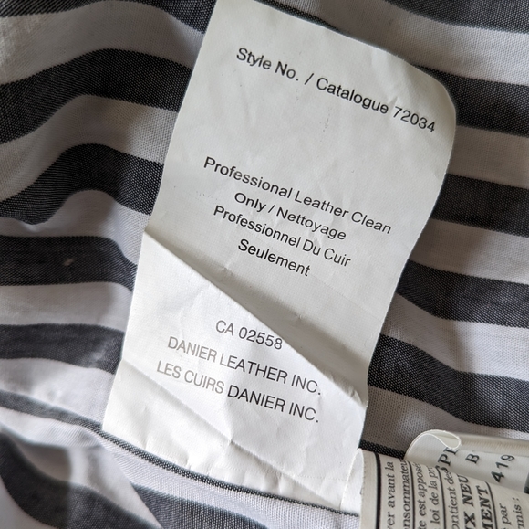 Danier leather jacket, size extra small. - Picture 6 of 7